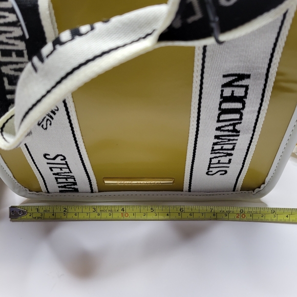 NWT STEVE MADDEN Thick Strap Patent Handbag - Picture 7 of 9